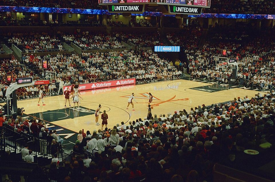 亚美体育 · 球场全景（资料示意）